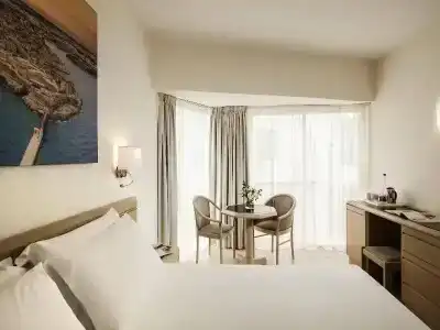 The Diplomat - 72