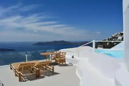 Cocoon Suites - 201