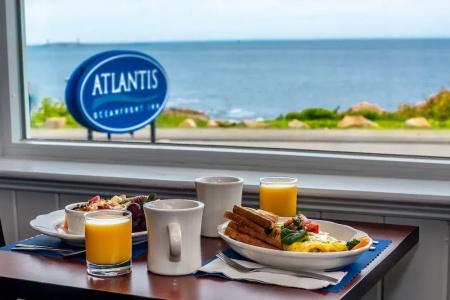 Atlantis Oceanfront Inn - 10