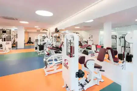 Olympia - 25