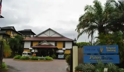 Puteri Bayu Beach - 26