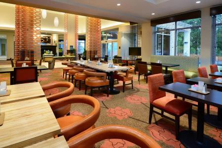 Hilton Garden Inn Airport - 26