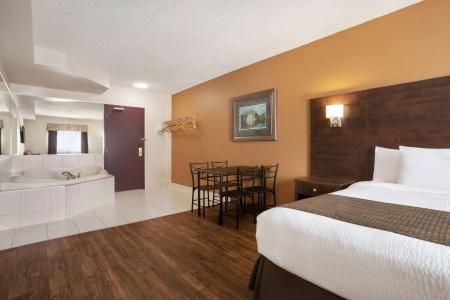 Days Inn by Wyndham - 1