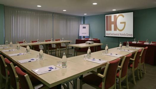 Crowne Plaza Madrid Airport - 9