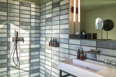 Gekko House Frankfurt, a Tribute Portfolio - 7