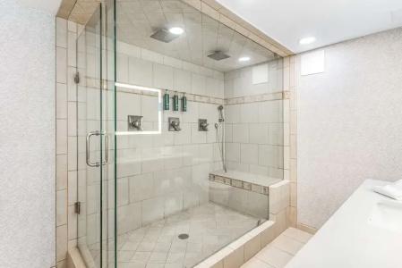 DoubleTree by Hilton - 66