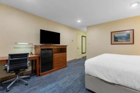 Best Western Plus Clocktower Inn - 169