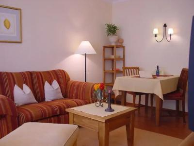 ApartChristine - 21