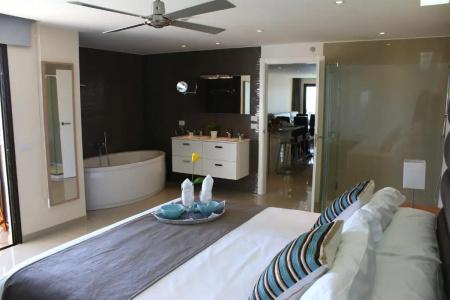 Pearly Grey Ocean Club & Suites - 36