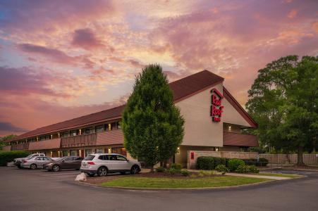 Red Roof Inn Virginia Beach - 31