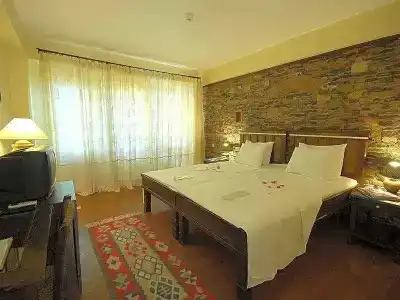 El Vino & Suites - 33
