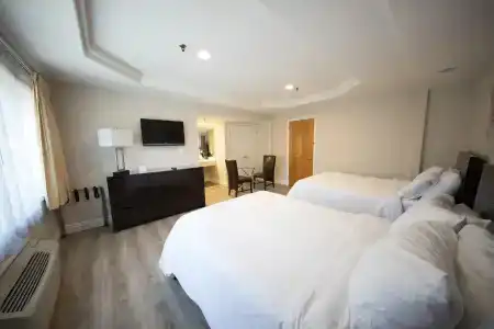 Wilshire Crest - 1
