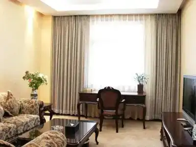 Beijing Fragrant Hill Holiday Business - 1