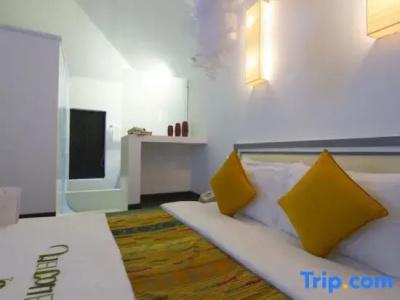 Apsara Greenland Boutique - 93