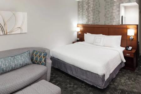 Courtyard by Marriott Miami at Dolphin Mall - 35