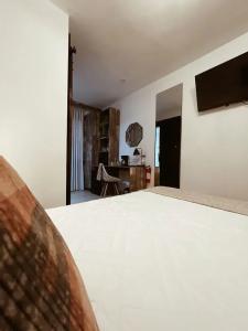 Studio 27 - 32