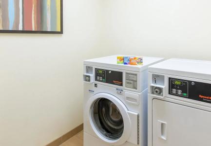 Fairfield Inn & Suites - 22