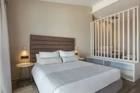 Alexandra Beach Resort & Spa - 89