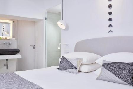 Cosmopolitan Suites - Small Luxurys of the World - 5