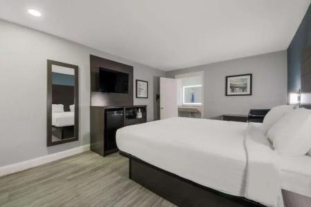 SureStay by Best Western San Antonio Riverwalk - 32
