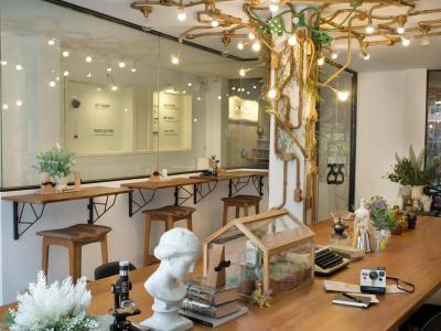 Secret Service Bed and Breakfast - 27