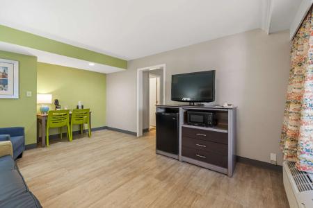 Best Western Plus Holiday Sands Inn & Suites - 100