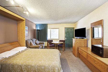 Super 8 by Wyndham - 13