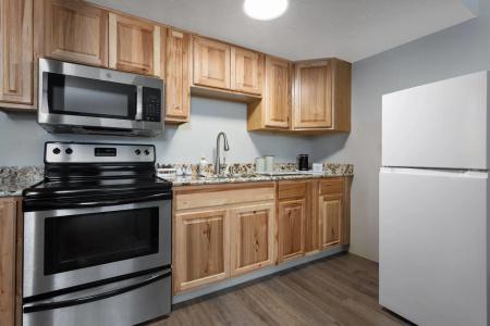 Days Inn and Suites by Wyndham Downtown-University - 15