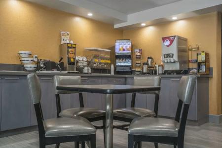 Quality Inn - 22