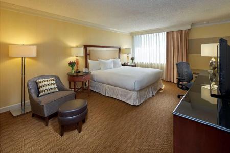 Hilton North Hills - 31