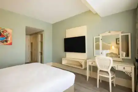 DoubleTree by Hilton Cesme Alacati Beach Resort - 31
