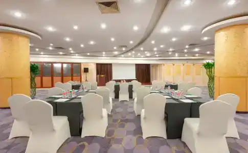 Park Inn by Radisson Shanghai Downtown - 11