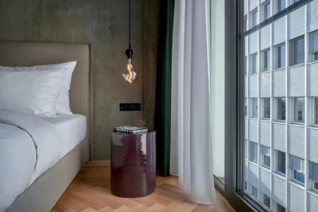 Gekko House Frankfurt, a Tribute Portfolio - 73