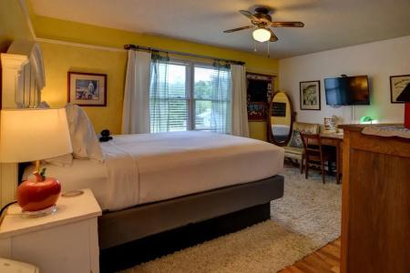 Blue Mountain Mist Country Inn - 95
