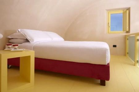 Voreina Gallery Suites - 38