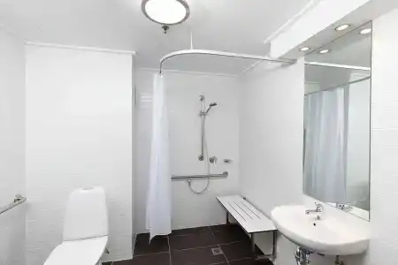 Rydges - 36