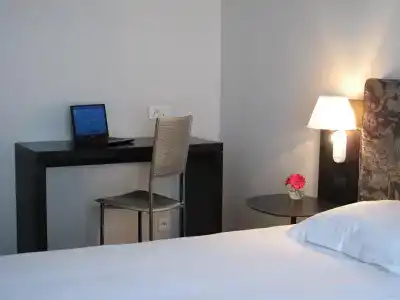 Hôtel Saint Nicolas - 98
