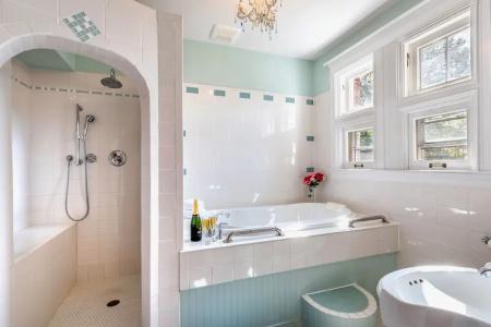 Wilburton Inn - 173