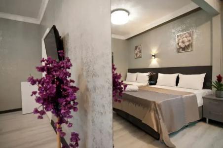 Garden Terrace 1 - 29