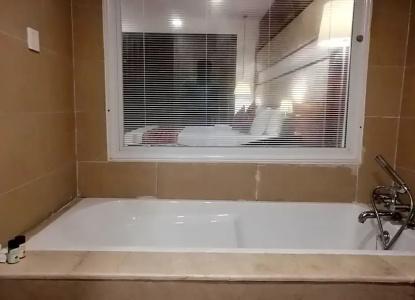 Abu Sarovar Portico,Chennai - 39