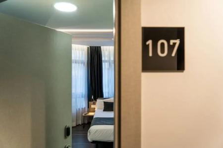 Lux Santiago - 32