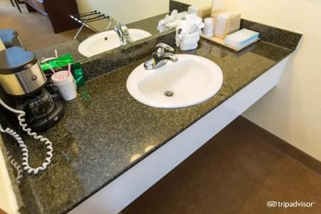 Seven Gables Inn - 17