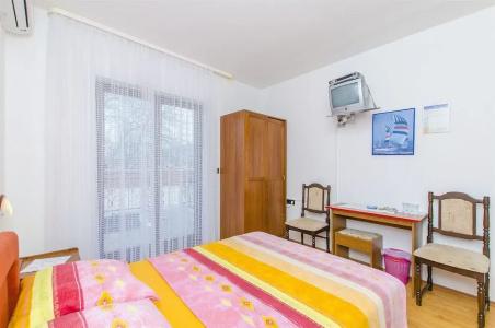 and Rooms Iva - 4