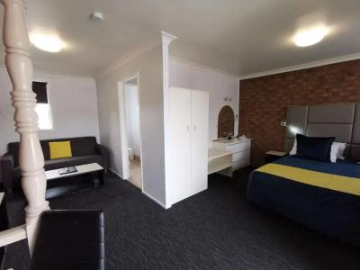 Leichhardt Motor Inn - 61