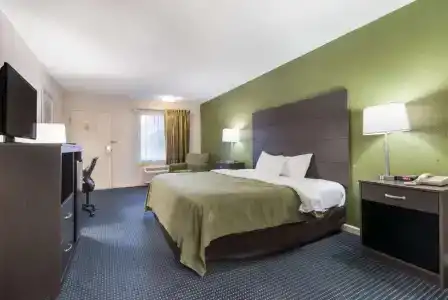 Quality Inn Little Creek - 35