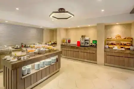 Ramada by Wyndham Istanbul Old City - 12