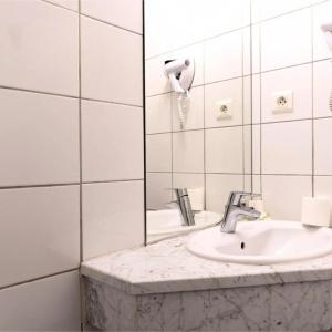 Ours Blanc - Place Victor Hugo - 26