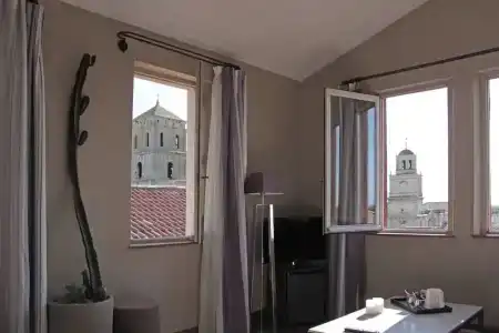 Hôtel de l'Amphithéâtre - 127
