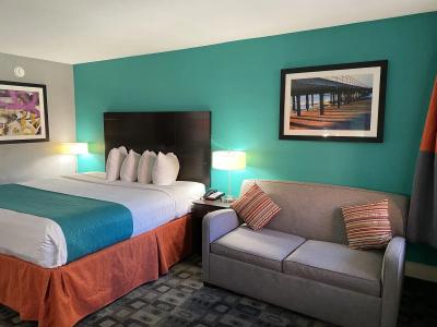 Clarion Inn - 3