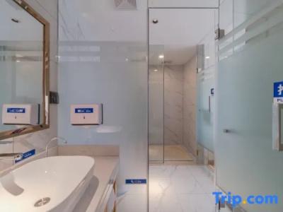 Microtel by Wyndham Lijiang - 55